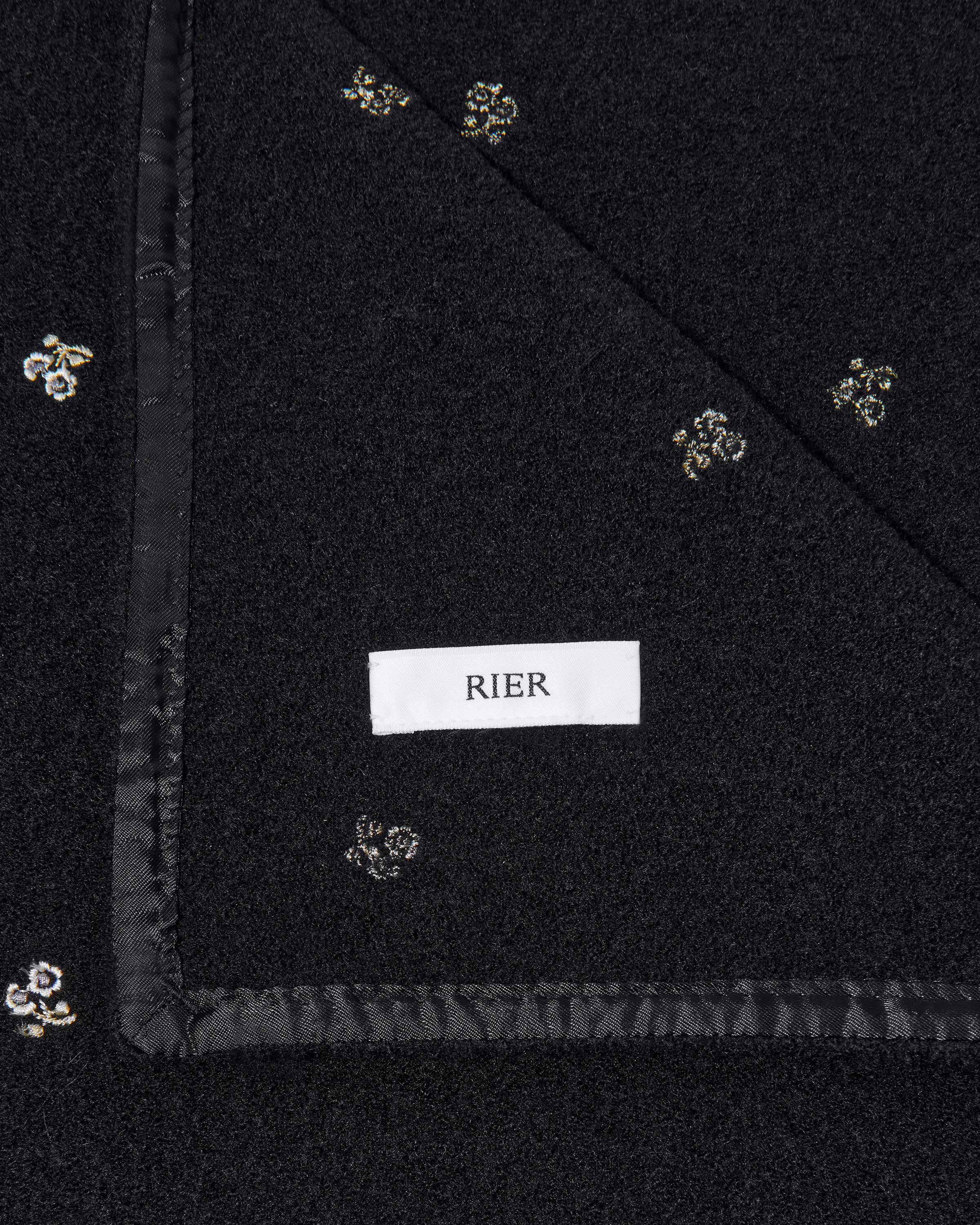 Walker blanket flowers black