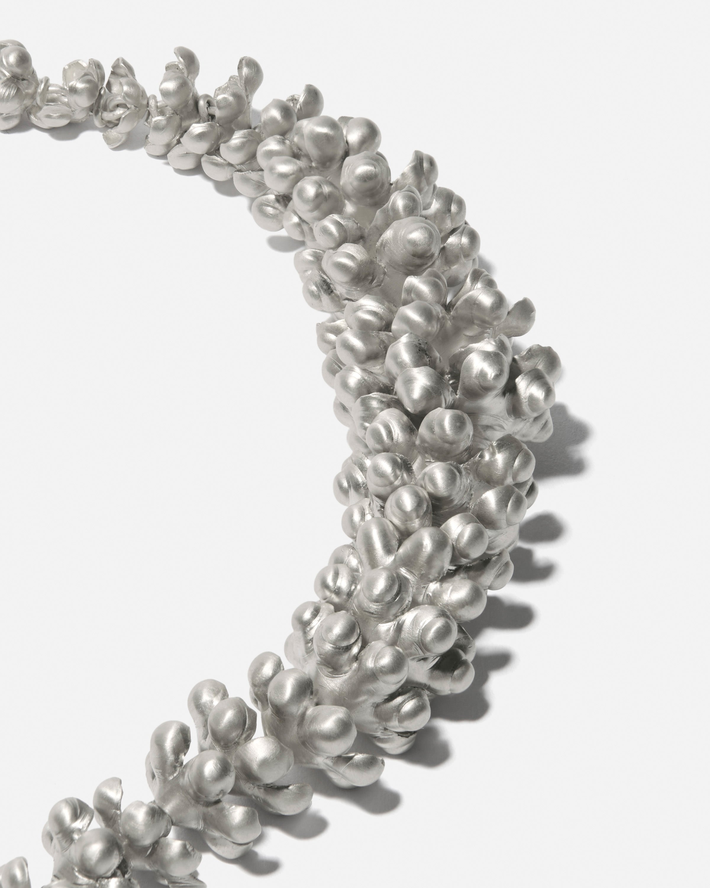 RIER, product: Sterling-silver necklace pinecone (fig. 3)