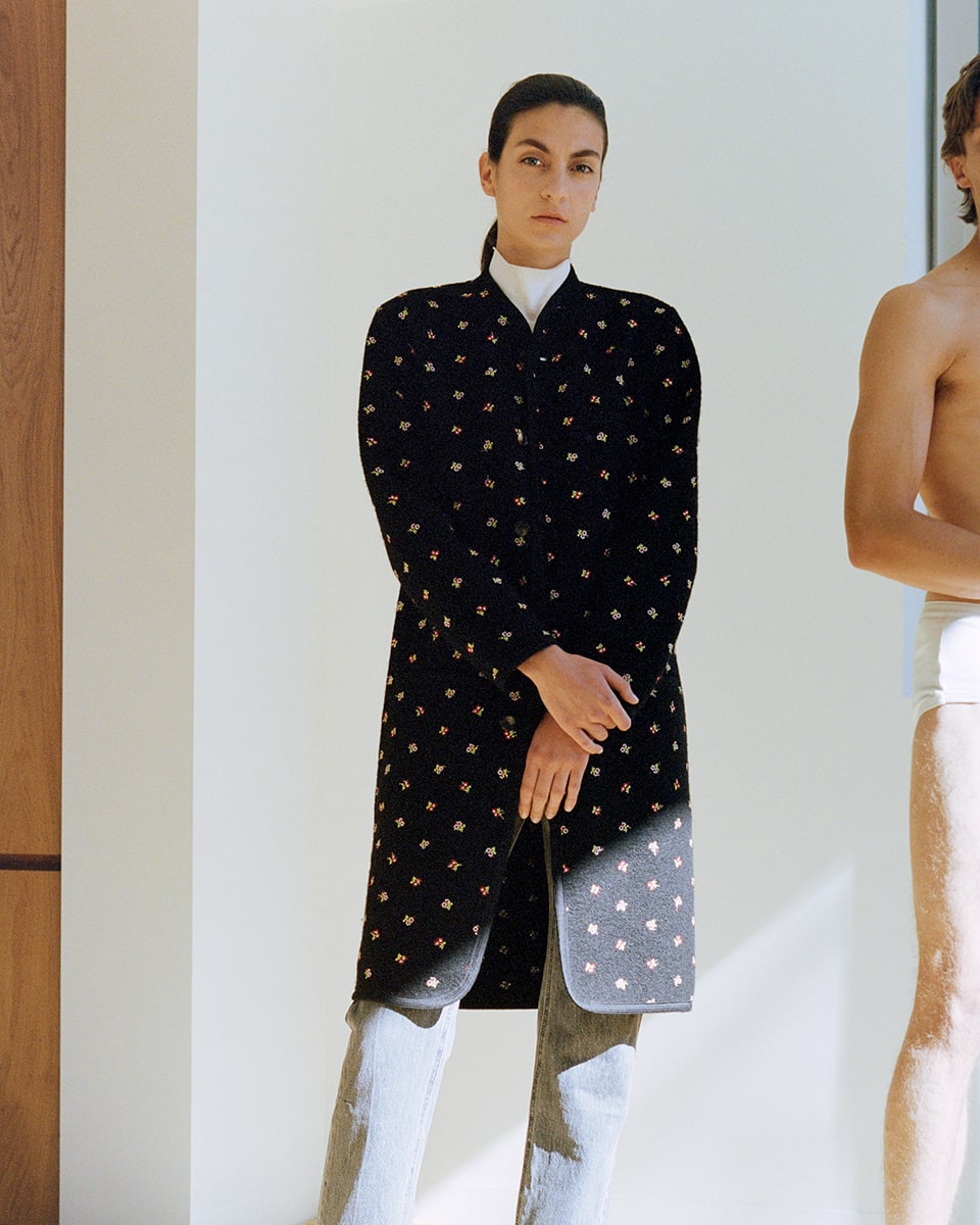 Walker coat flowers black